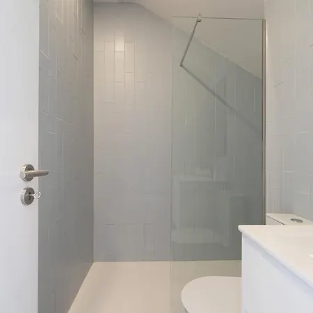 Host Wise - Modern Comfy Flat