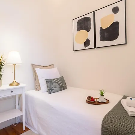Host Wise - Modern Comfy Flat Apartment