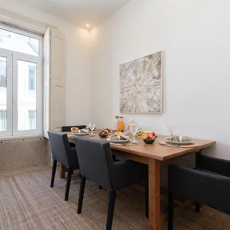 Host Wise - Modern Comfy Flat Apartment