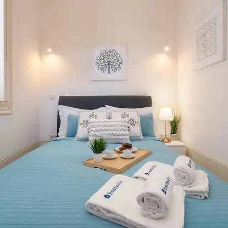 Host Wise - Modern Comfy Flat Apartment