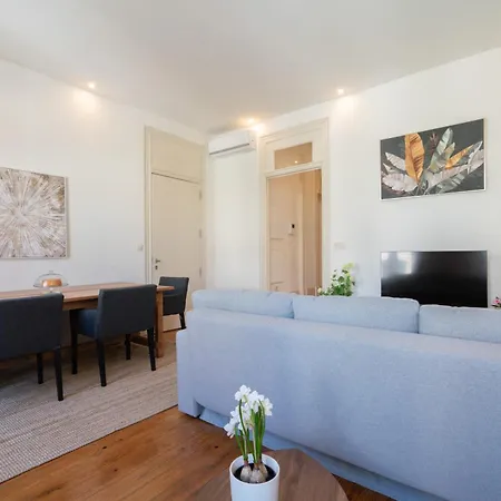 Host Wise - Modern Comfy Flat *